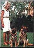 Rosa M� con dos de sus ejemplares.